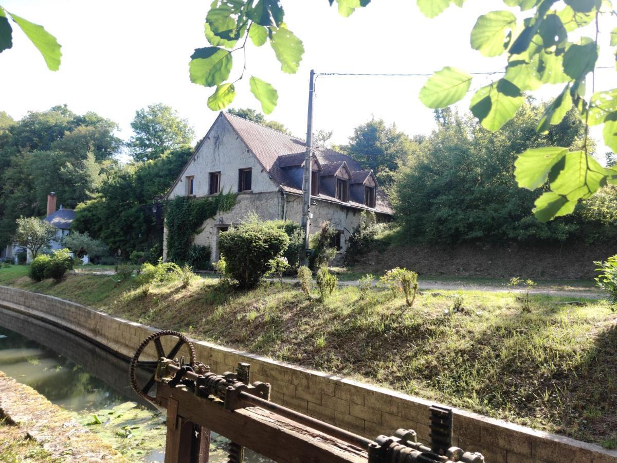 Chambre Independante Au Calme Avec Parking Prive Souvigny-de-Touraine Exteriör bild