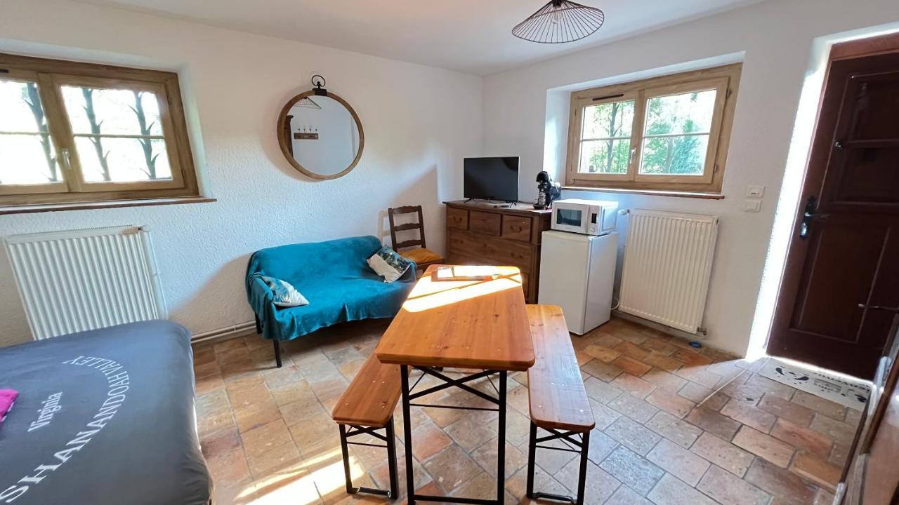 Chambre Independante Au Calme Avec Parking Prive Souvigny-de-Touraine Exteriör bild